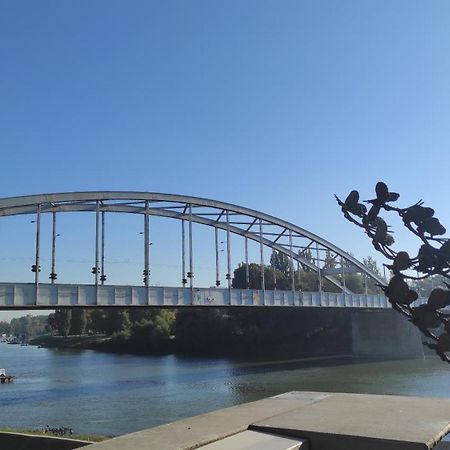 Hip Riverview Bestern Сегед Экстерьер фото