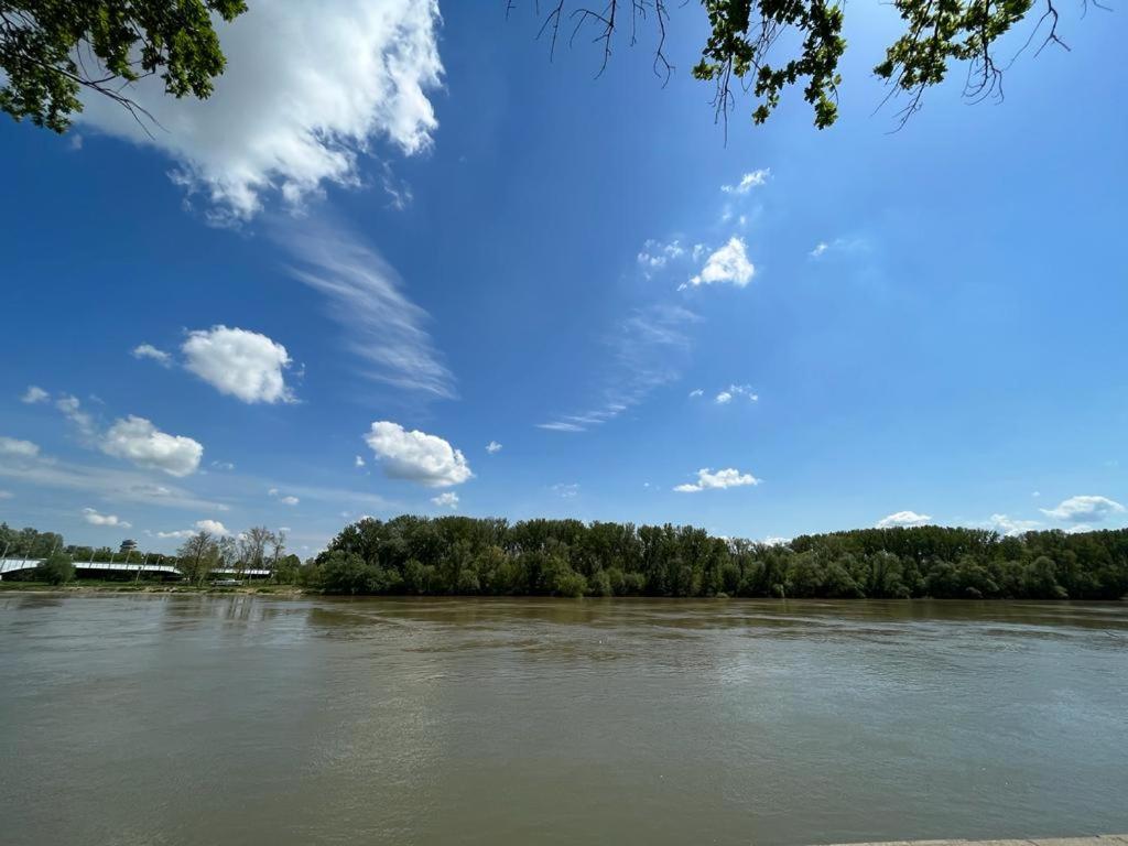 Hip Riverview Bestern Сегед Экстерьер фото